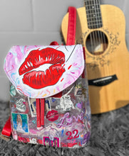 PREORDER R135 - The Tour - Panel - Lips - Pink - CHILD
