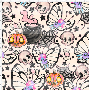 Retail - Spooky Pocket Pals - Moth - Cream - REGULAR SCALE